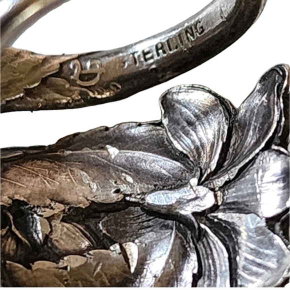 Art Nouveau Sterling Silver Floral Spoon Wrap Ring - Picture 6 of 7